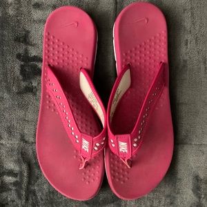 Pink nike sandals!